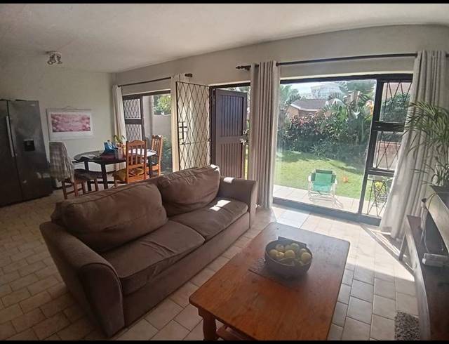 3 BEDROOM APARTMENT FOR SALE IN MARGATE BEACH